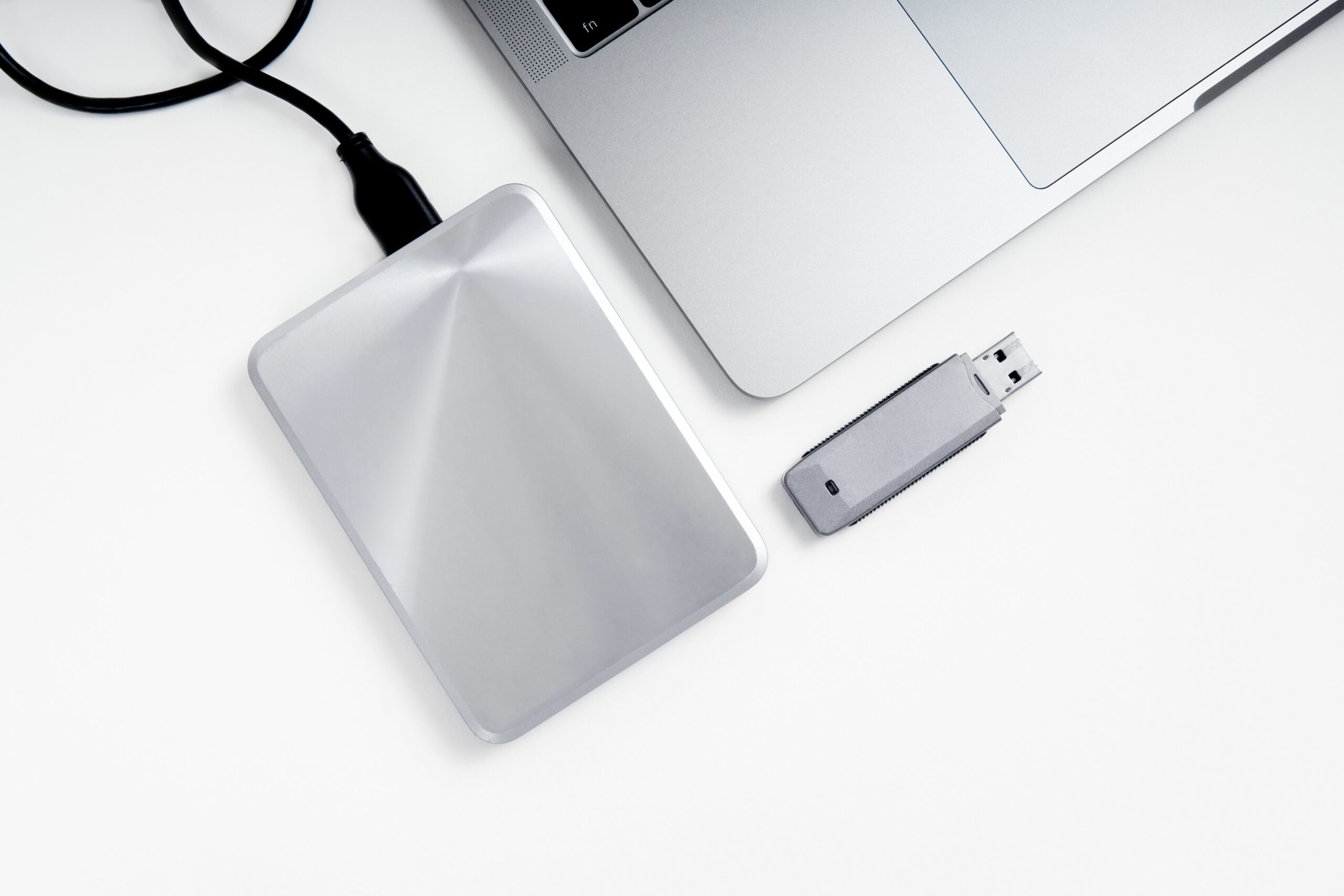 Portable,Hdd,Connected,To,A,Laptop,And,A,Usb,Flash